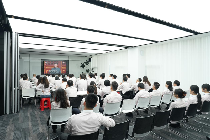 Tíz év hullámvölgy, 1,4 milliárd ember szíve – a QGM megosztja a dicsőséget az anyaországgal